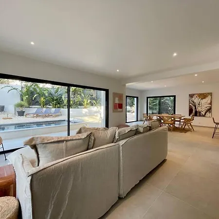 3 Bedroom With Private Pool *